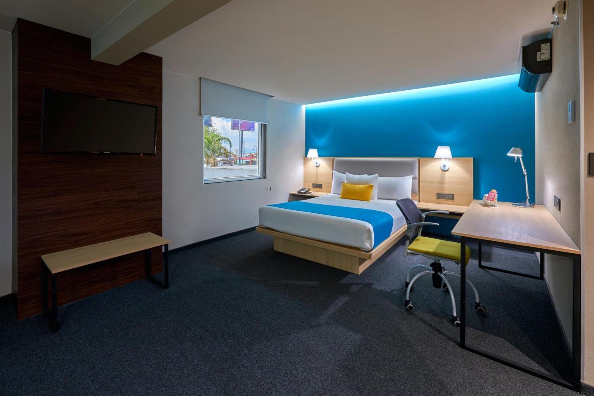 City Express By Marriott Suites Toluca Eksteriør billede
